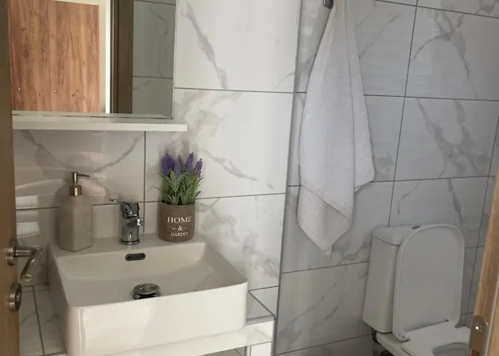 Lina * Nikiti (Sithonia)