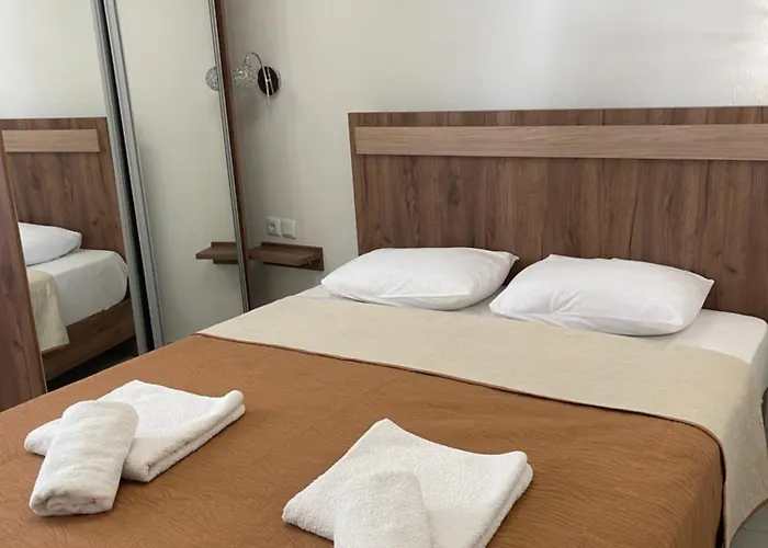 Lina Nikiti (Sithonia)